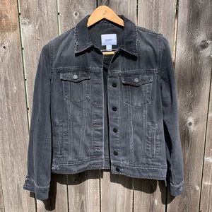 Old Navy distressed denim jacket | size M